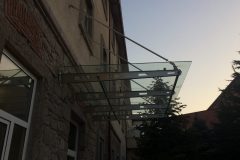 Paslanmaz Camlı Saçak