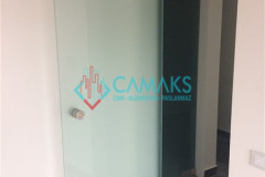 Cam kapı