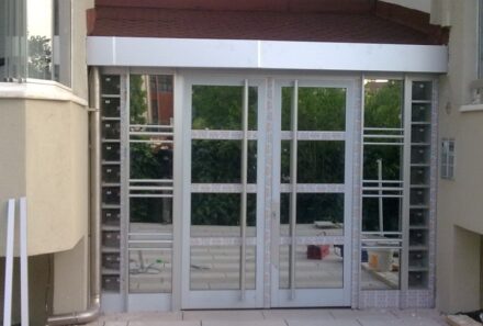 Apartman Şifreli Giriş Kapıları