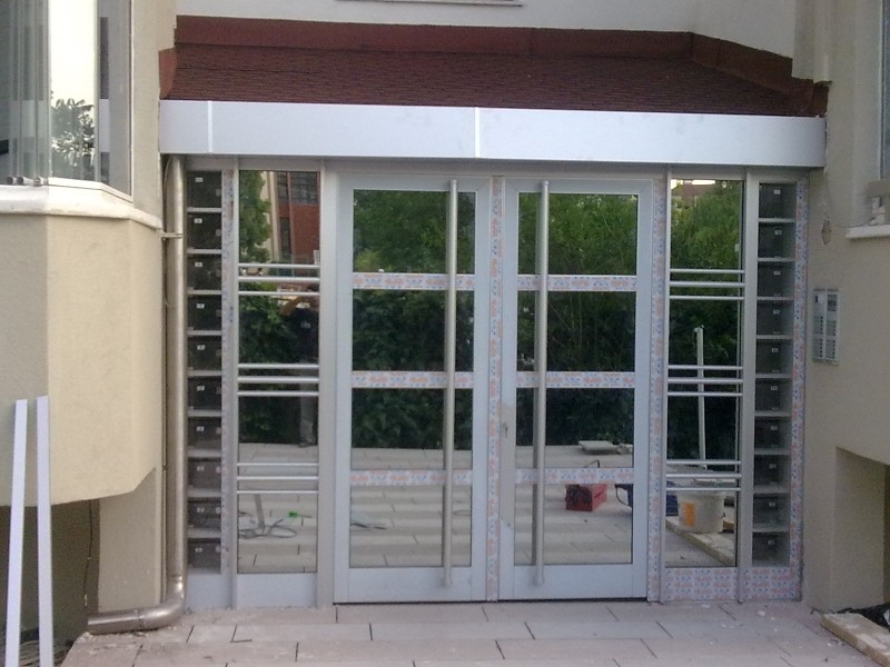 Apartman Şifreli Giriş Kapıları