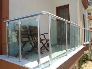 CAM KORKULUK BALKON