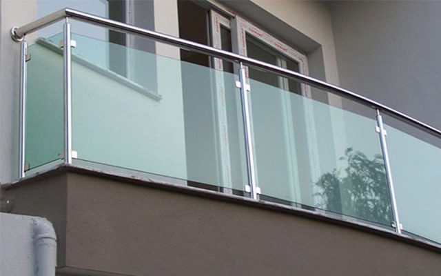 CAM KORKULUK BALKON