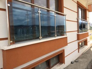 CAM KORKULUK BALKON